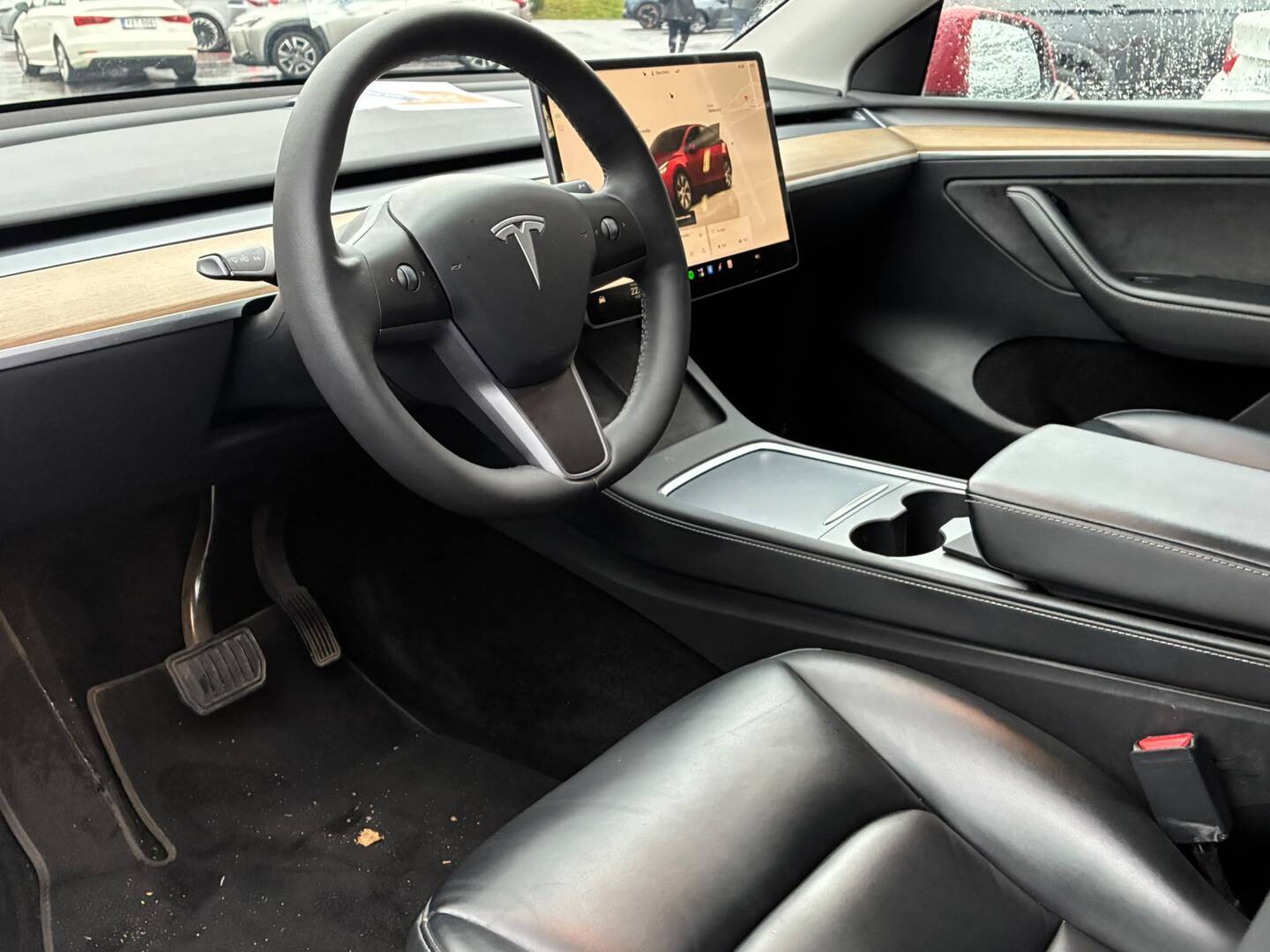 Tesla - Model Y - Long Range - Maastoauto