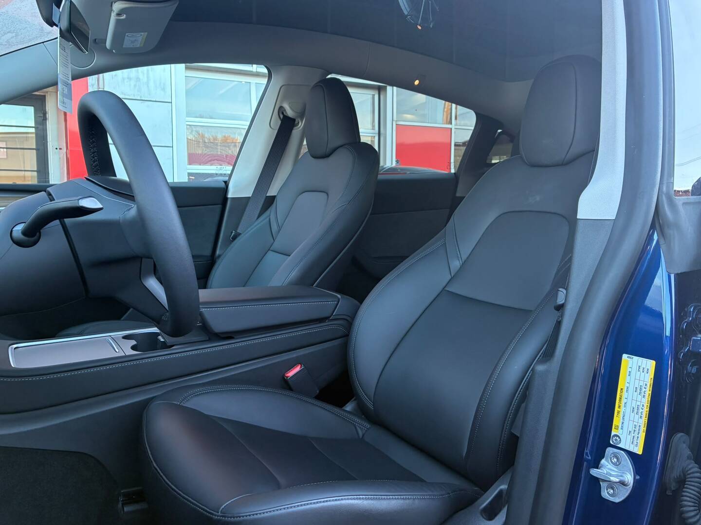 Tesla - Model Y - Long Range - Maastoauto