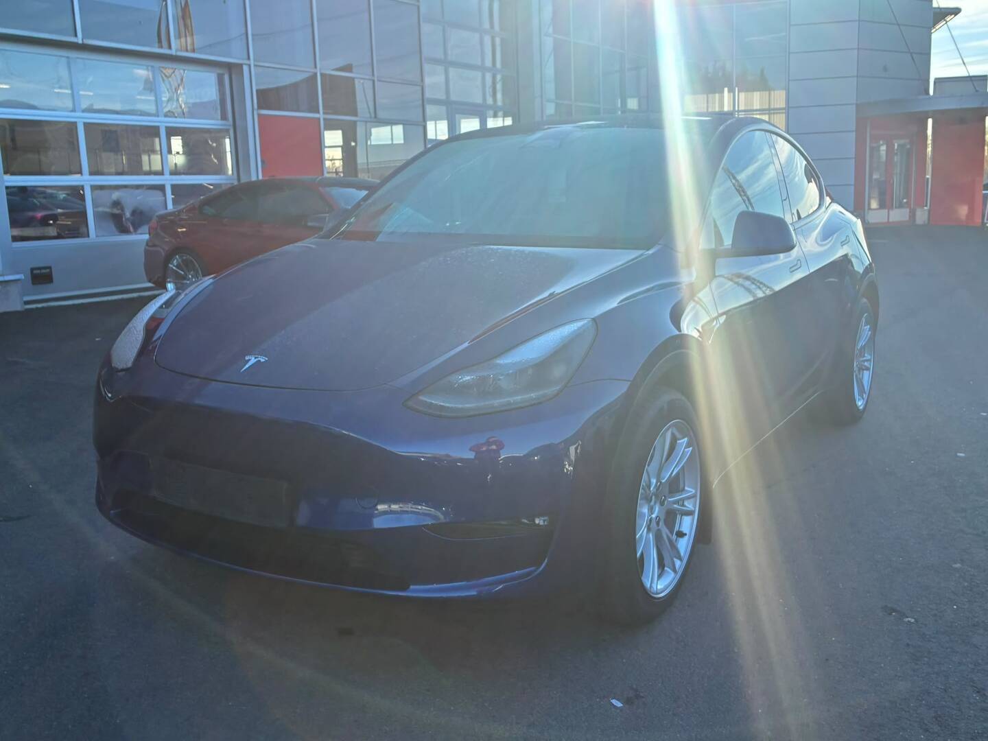 Tesla - Model Y - Long Range - Maastoauto