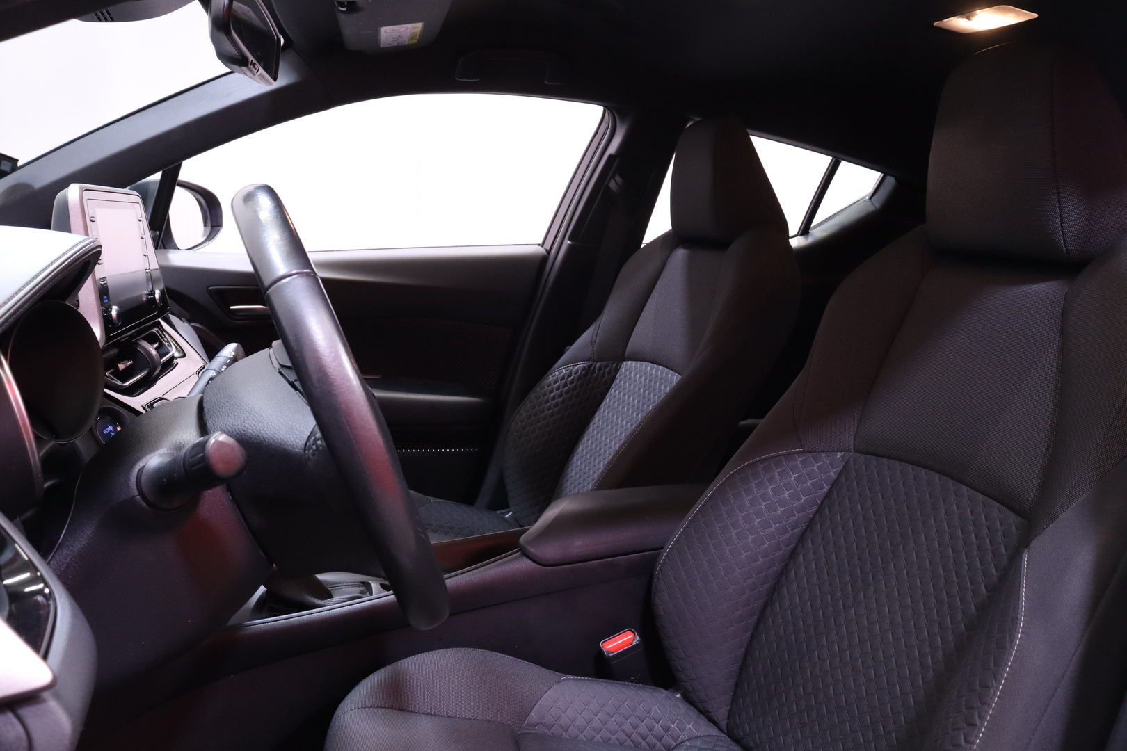 Toyota - C-HR - 1,8 Hybrid Active Edition - Maastoauto