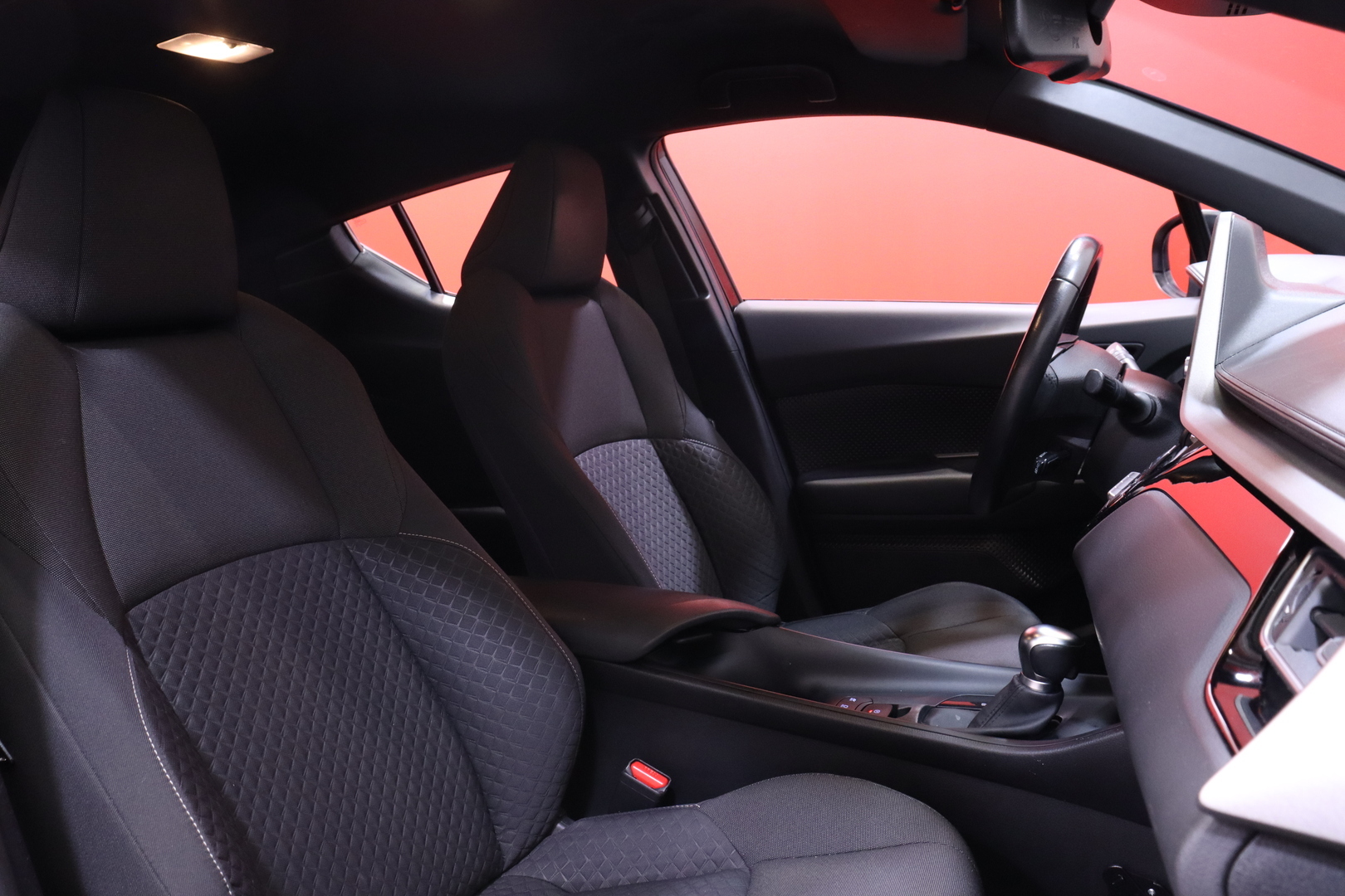 Toyota - C-HR - 1,8 Hybrid Active Edition - Maastoauto