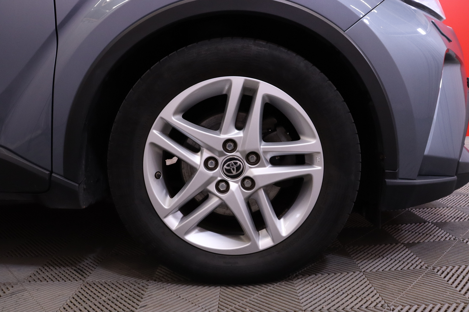 Toyota - C-HR - 1,8 Hybrid Active Edition - Maastoauto