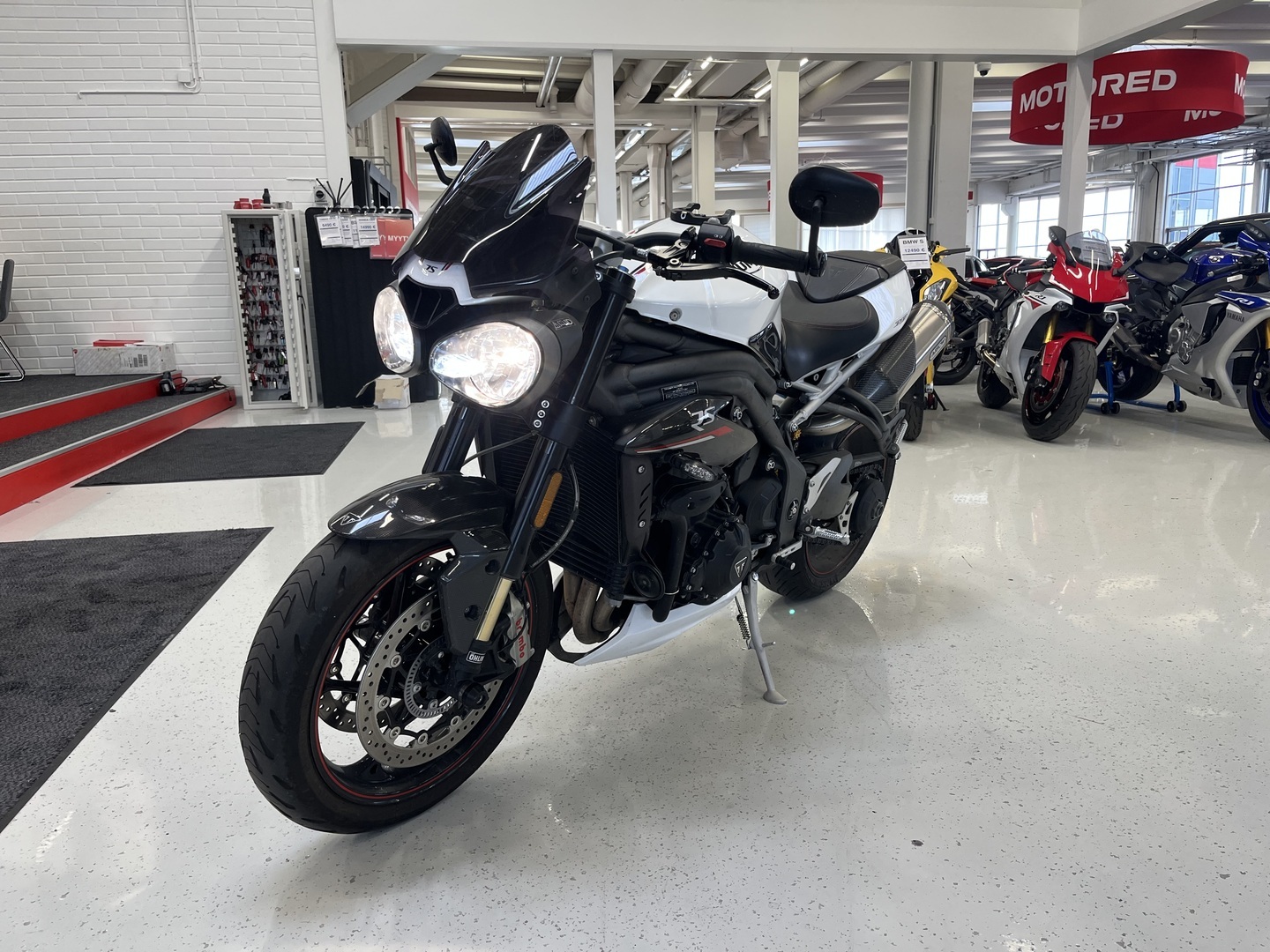 Triumph - Speed Triple - 1050 RS // Arrow / Öhlins / TFT / Vakkari / Shifter / Huoltokirja // - Moottoripyörä