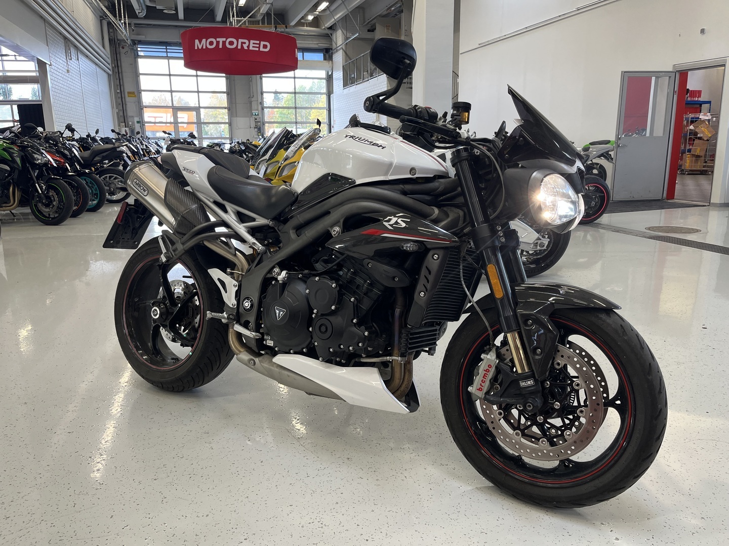 Triumph - Speed Triple - 1050 RS // Arrow / Öhlins / TFT / Vakkari / Shifter / Huoltokirja // - Moottoripyörä