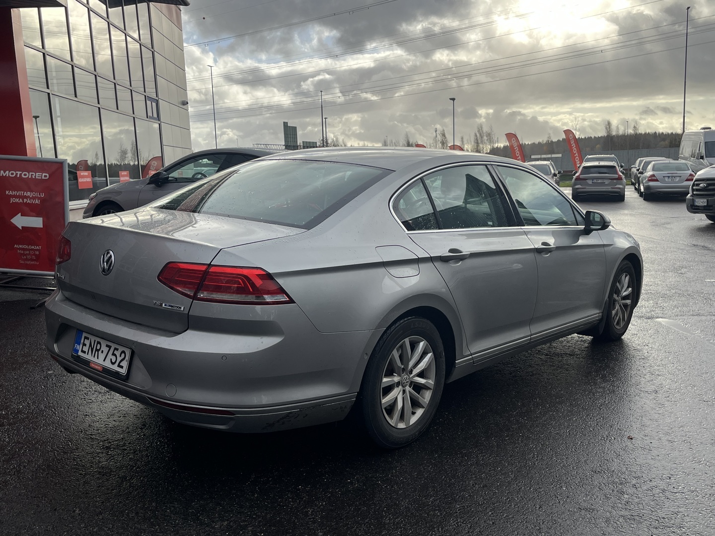 Volkswagen - Passat - Sedan Comfortline 1,4 TSI 92 kW (125 hv) BlueMotion Technology DSG-automaatti - Sedan