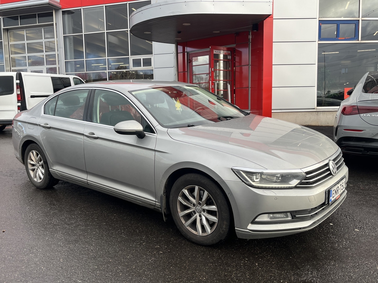 Volkswagen - Passat - Sedan Comfortline 1,4 TSI 92 kW (125 hv) BlueMotion Technology DSG-automaatti - Sedan