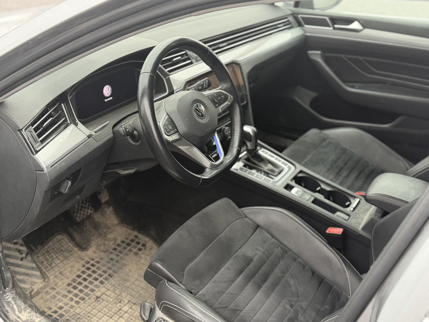 Volkswagen - Passat - Variant GTE Plug-In Hybrid 160 kW DSG-automaatti - Farmari
