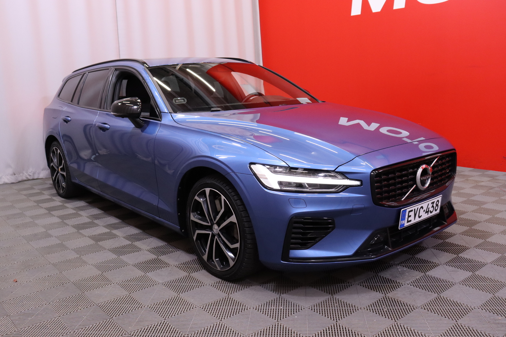 Volvo - V60 - T8 TwE AWD R-Design aut - Farmari
