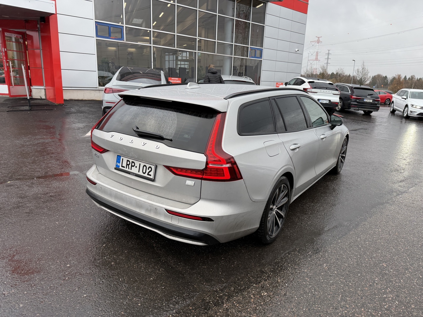 Volvo - V60 - T6 AWD Long Range Plus Dark aut - Farmari