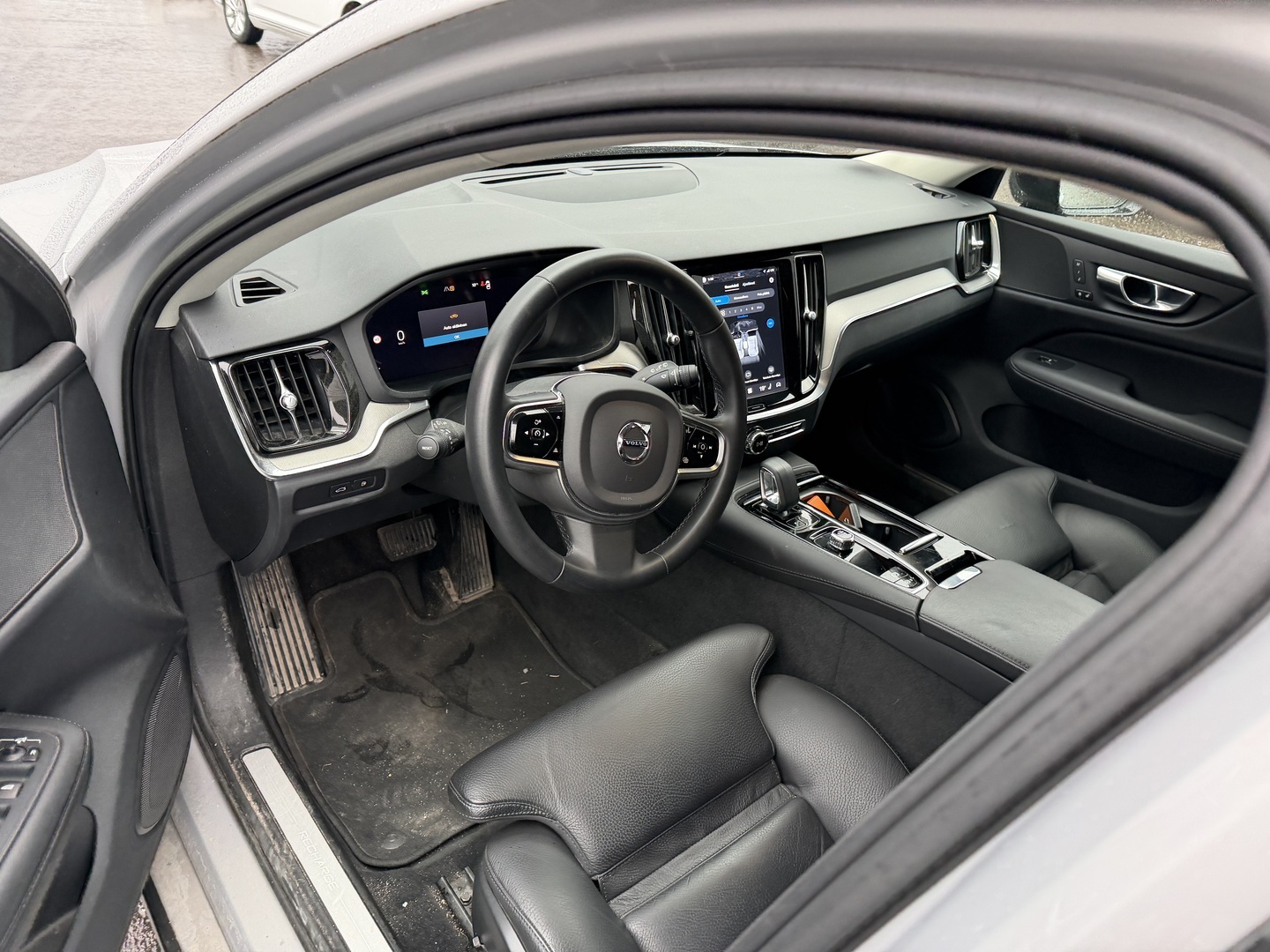 Volvo - V60 - T6 AWD Long Range Plus Dark aut - Farmari