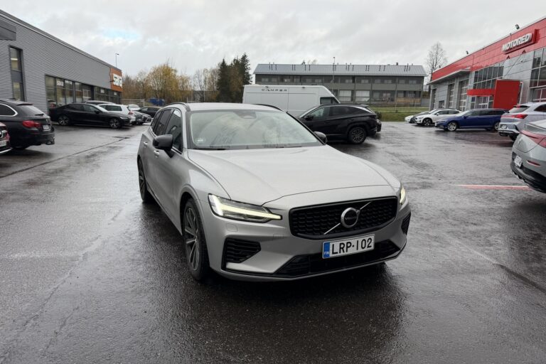 Volvo - V60 - T6 AWD Long Range Plus Dark aut - Farmari