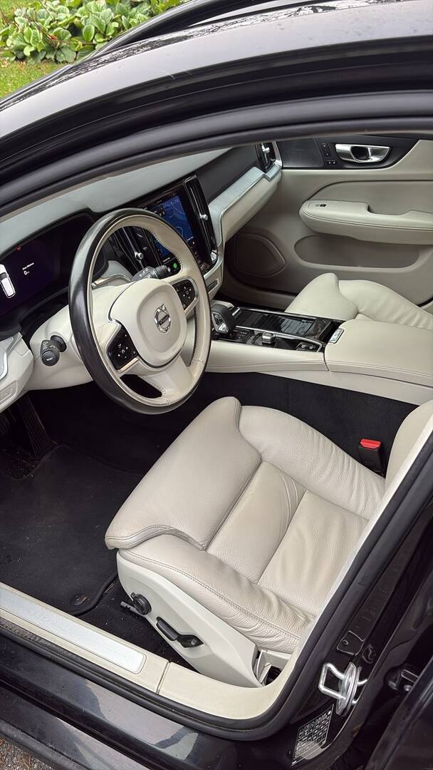 Volvo - V60 - T6 AWD Long Range Plus Dark aut - Farmari