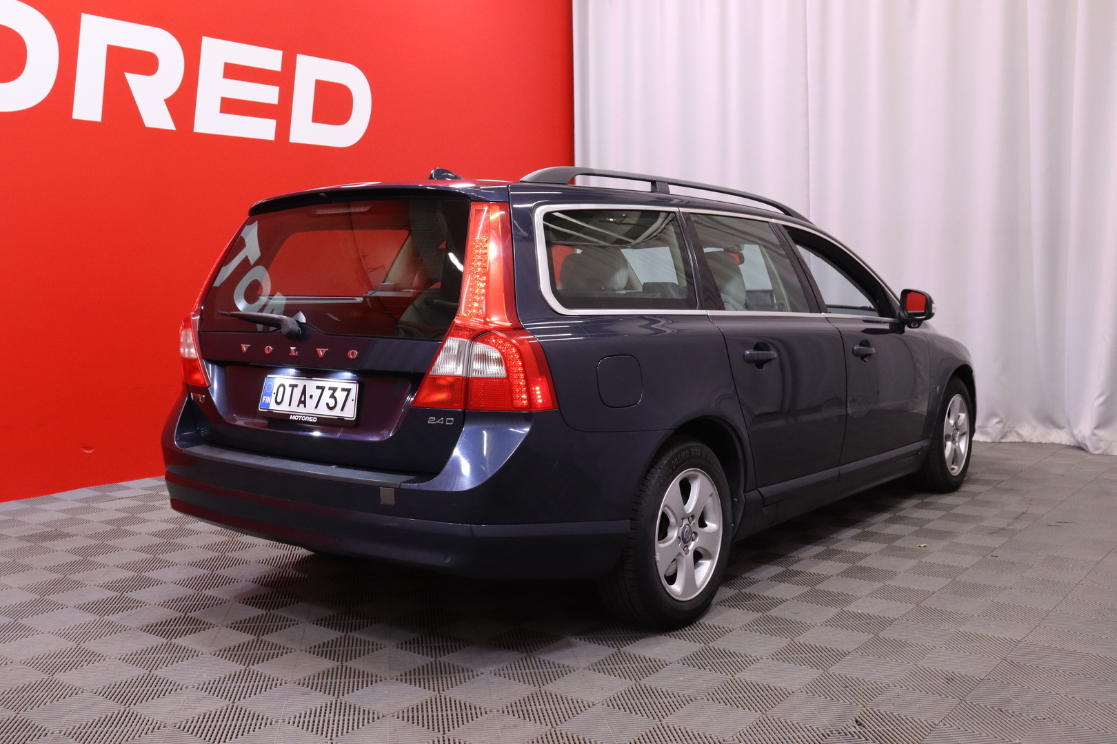 Volvo - V70 - 2,4D Momentum Business aut - Farmari