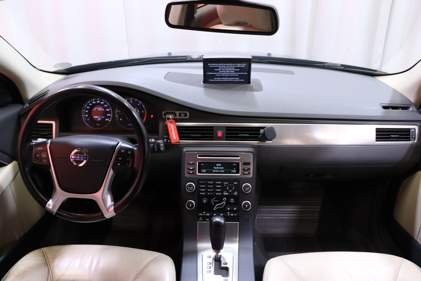 Volvo - V70 - 2,4D Momentum Business aut - Farmari