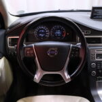 Volvo - V70 - 2,4D Momentum Business aut - Farmari