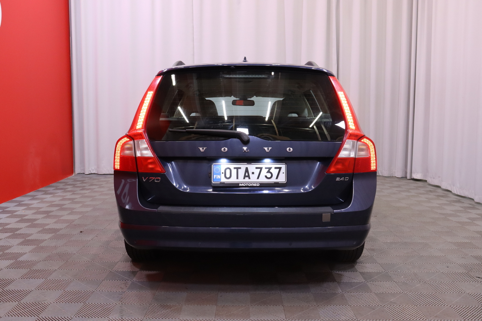 Volvo - V70 - 2,4D Momentum Business aut - Farmari