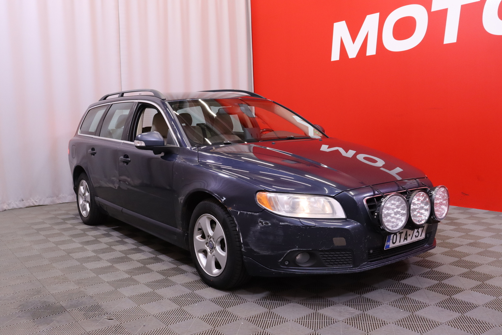 Volvo - V70 - 2,4D Momentum Business aut - Farmari