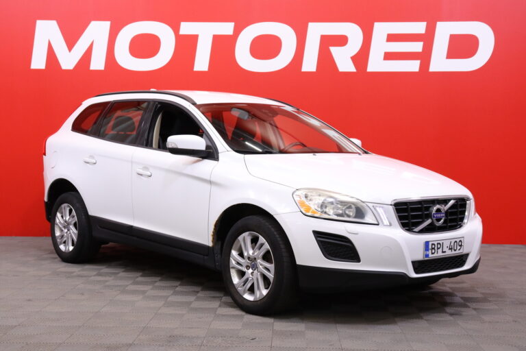 Volvo - XC60 - D3 Kinetic aut / MYYDÄÄN HUUTOKAUPAT.COM ! - Maastoauto