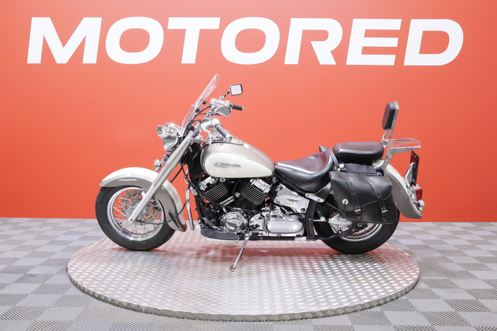 Yamaha - XVS - 650 Dragstar Classic // Suomi-pyörä / Huoltokirja / Hienossa kunnossa / Laukut // - Moottoripyörä