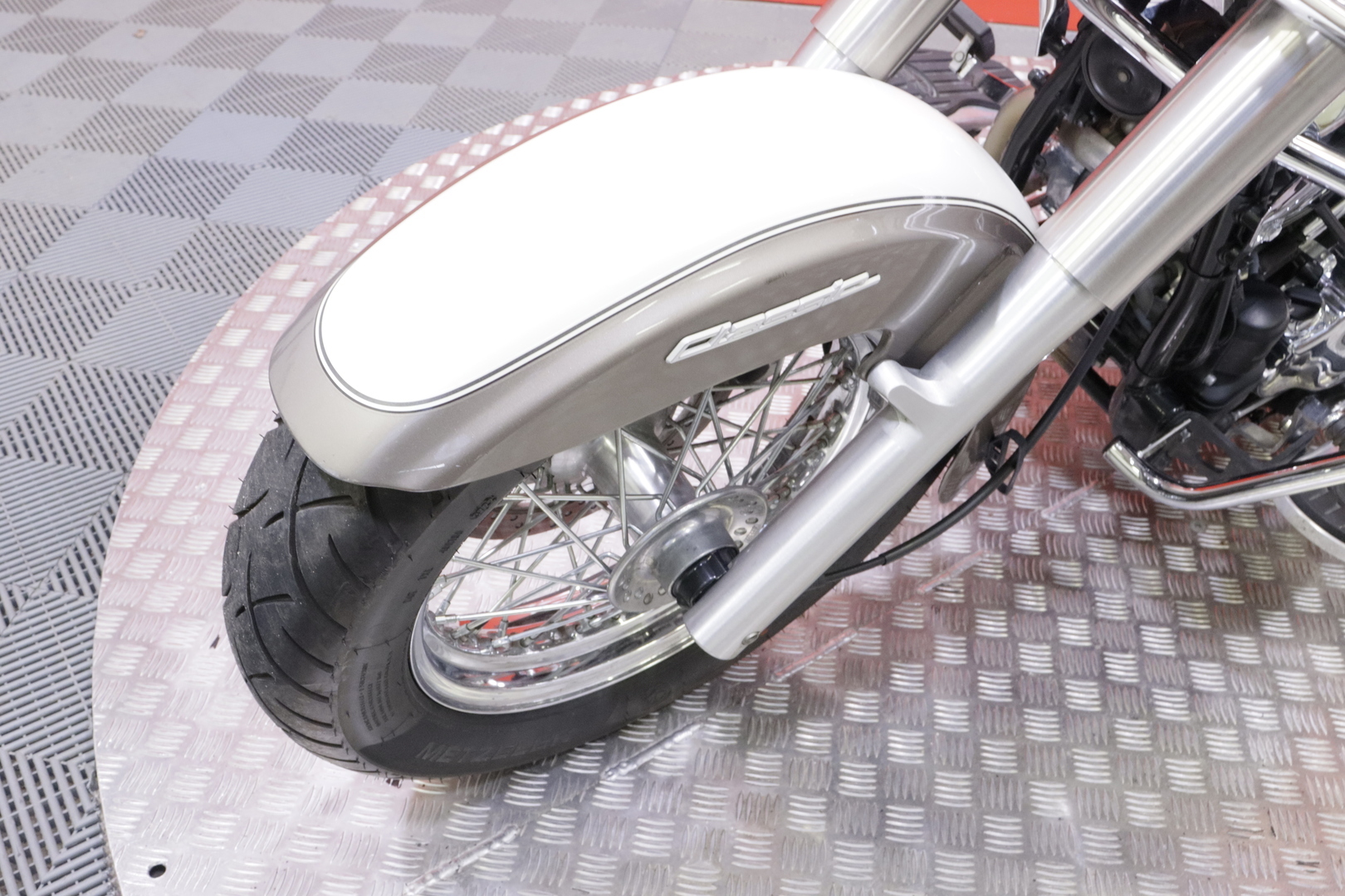 Yamaha - XVS - 650 Dragstar Classic // Suomi-pyörä / Huoltokirja / Hienossa kunnossa / Laukut // - Moottoripyörä