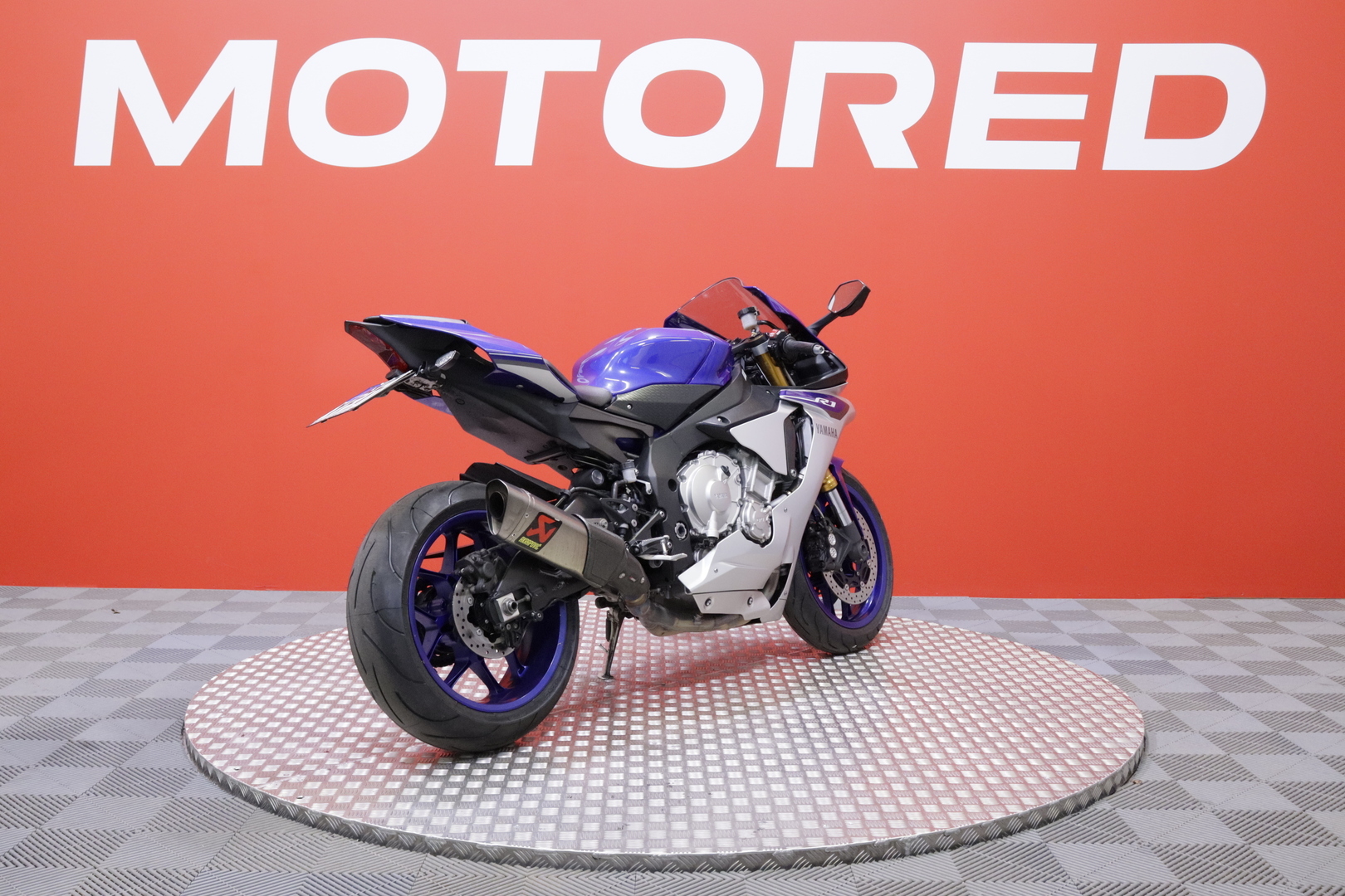 Yamaha - YZF-R1 - // Suomi-pyörä / Uudet renkaat! / Huoltokirja / Akrapovic kokoputkisto / TCS / SCS / Shifter / Ajomodet // - Moottoripyörä